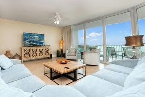 Smart TV, ping pong, books, stereo