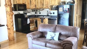 Smart TV, books, stereo
