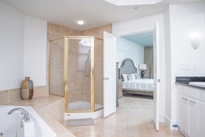 Combined shower/tub, jetted tub, hair dryer, towels - Renovated Beach Haven with Wraparound View! Complimentary Boat Slip! (Orange Beach)