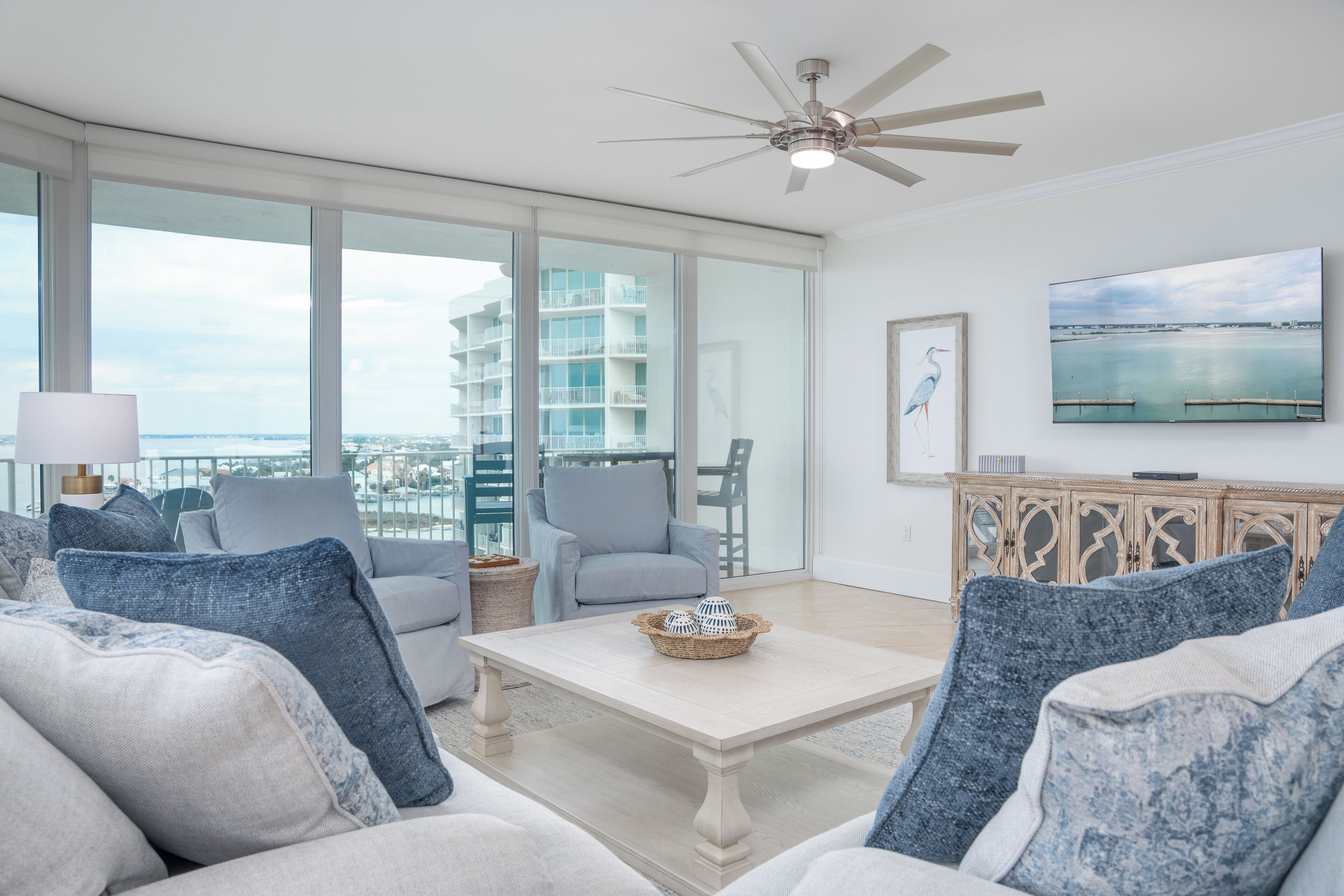 TV, ping pong, books, stereo