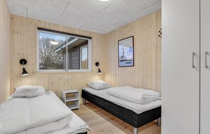 12 bedrooms, free WiFi