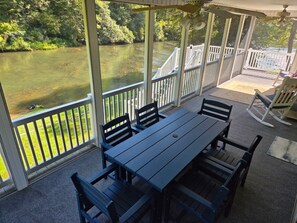 Outdoor dining - Winter in the mountains, fishing by the fire pit. Murphy and the Casino nearby. (Murphy)