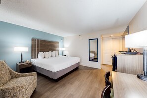 Iron/ironing board, Internet, bed sheets