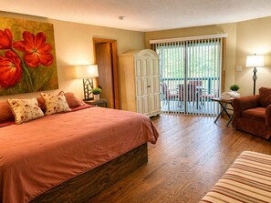3 bedrooms, desk, iron/ironing board, travel cot