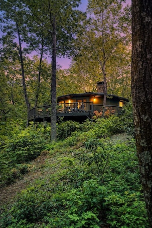 Exterior. 675 FIVE Star Reviews | Views | Pool Table & Ping Pong | Pet Friendly | Firepit