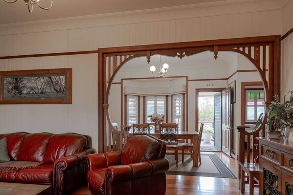 Smart TV, fireplace, DVD player, books