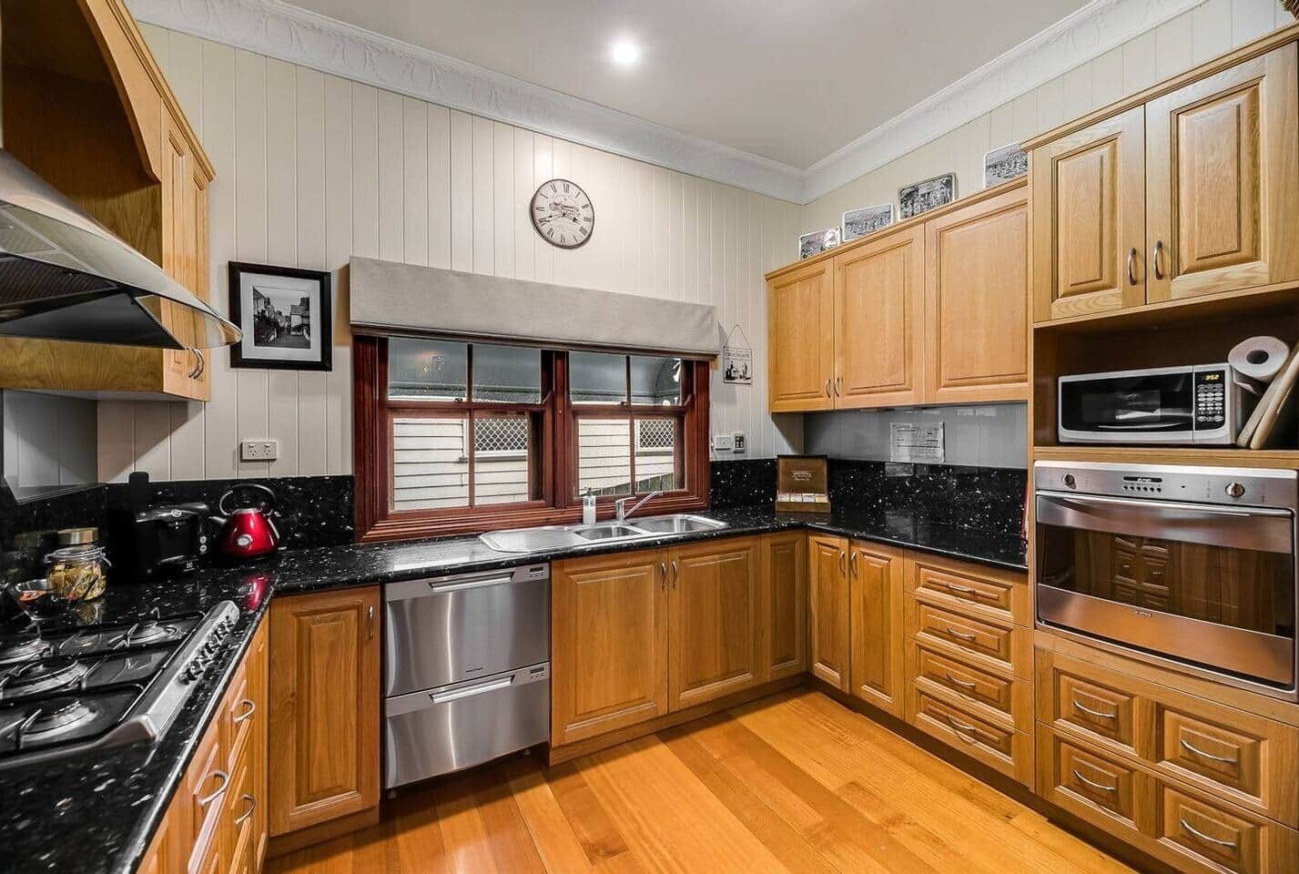 冰箱、微波炉、烤箱、洗碗机