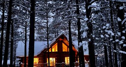 Custom Log Cabin in the Pines with all the Amenities & Views