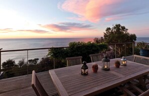 Outdoor dining - Sea Sanctuary (Mount Martha)