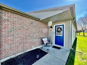Exterior - Benji`s House by the lake (Monroe)