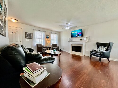 5042 Princeton Glend · Worley's House