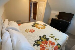 3 bedrooms, iron/ironing board, travel cot, WiFi - 4185 Crystal View · Nikki`s House (Cincinnati)