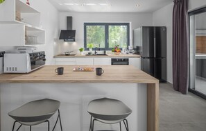 Kühlschrank, Ofen, Herdplatte, Geschirrspüler