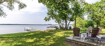 Classic Lake Sallie Hideaway with Wonderful Sunset Views