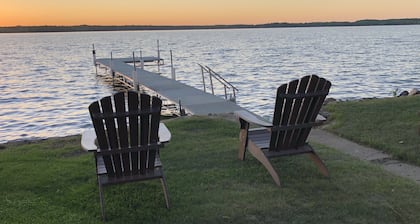 Classic Lake Sallie Hideaway with Wonderful Sunset Views