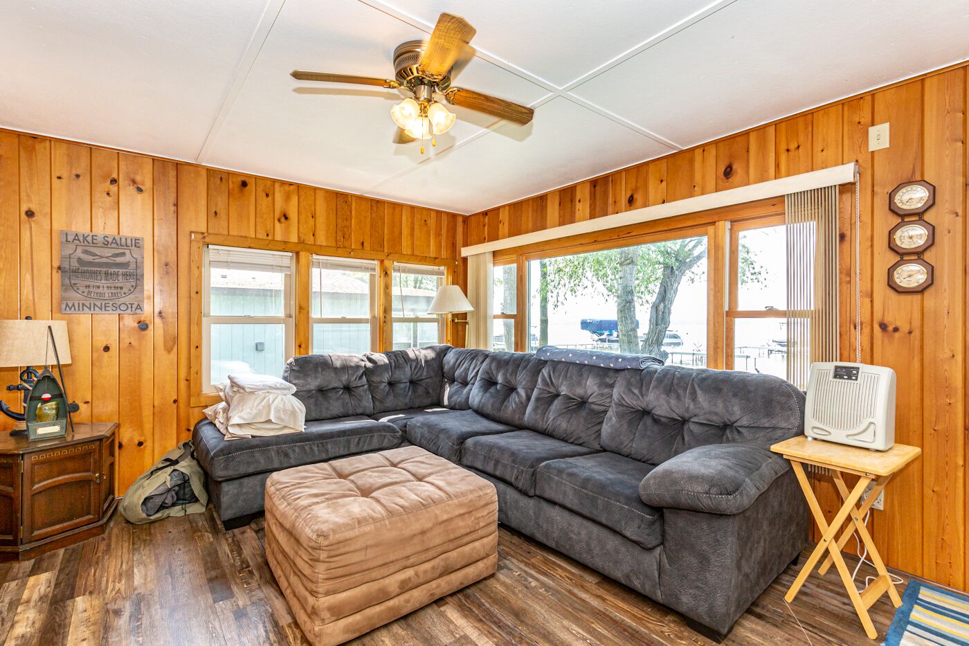 智能电视、壁炉、电子游戏