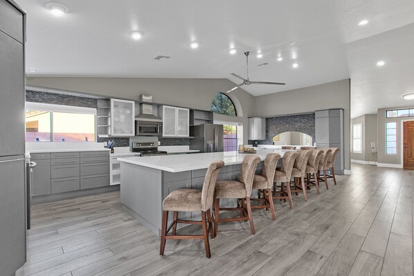 Fridge, microwave, oven, stovetop - Heated Pool*Entertainment Oasis*Private Chef*Central/Extremely Private Location (Phoenix)