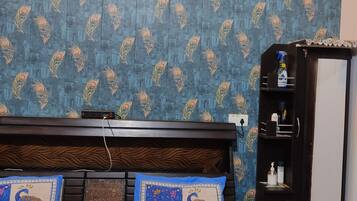 2 chambres, fer et planche à repasser, Wi-Fi, draps fournis