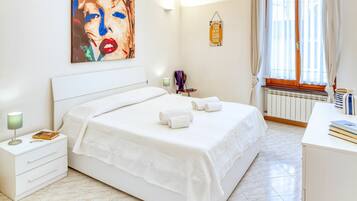 2 Schlafzimmer, Bügeleisen/Bügelbrett, Reisekinderbett, kostenloses WLAN