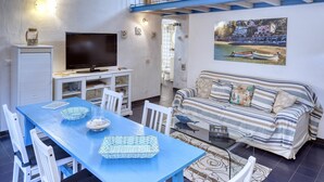 TV - Studio Ivana: apartment for 3, in the centre of Levanto, 200m from beach (Levanto)