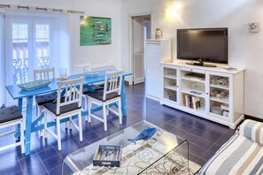 TV - Studio Ivana: apartment for 3, in the centre of Levanto, 200m from beach (Levanto)