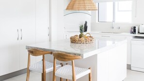 Fridge, microwave, oven, stovetop - OCEAN VIEWS - POOL - WALK TO BEACH & SHOPS (SUNSHINE BEACH)