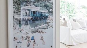 Interior - OCEAN VIEWS - POOL - WALK TO BEACH & SHOPS (SUNSHINE BEACH)