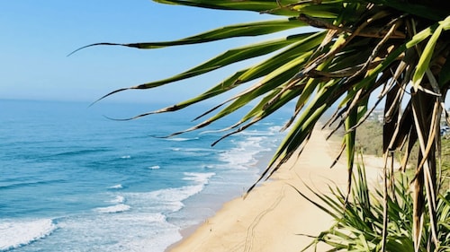 OCEAN VIEWS - POOL - WALK TO BEACH & SHOPS