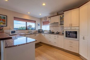 Microwave, oven, stovetop, dishwasher