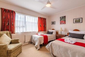 3 dormitorios, tabla de planchar con plancha, cuna de viaje y wifi