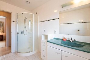 Ducha y secador de pelo