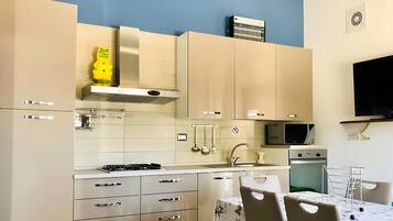 House, 2 Bedrooms, Accessible, Smoking | Interior