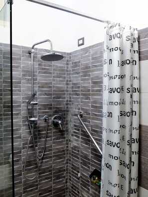 Rumah, 2 kamar tidur, akses difabel, Boleh Merokok | Shower kamar mandi