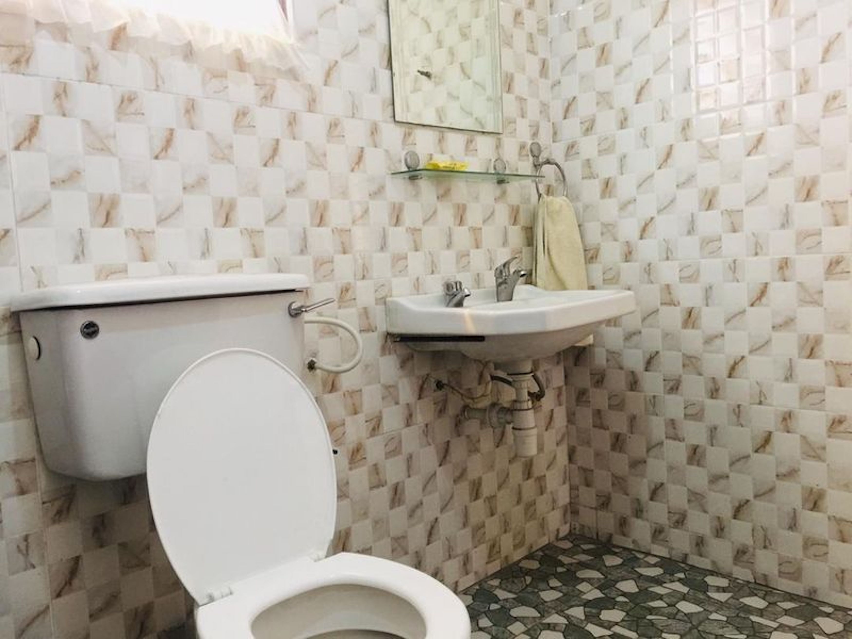 Photo - Room-single Room - Ground Floor in Accra