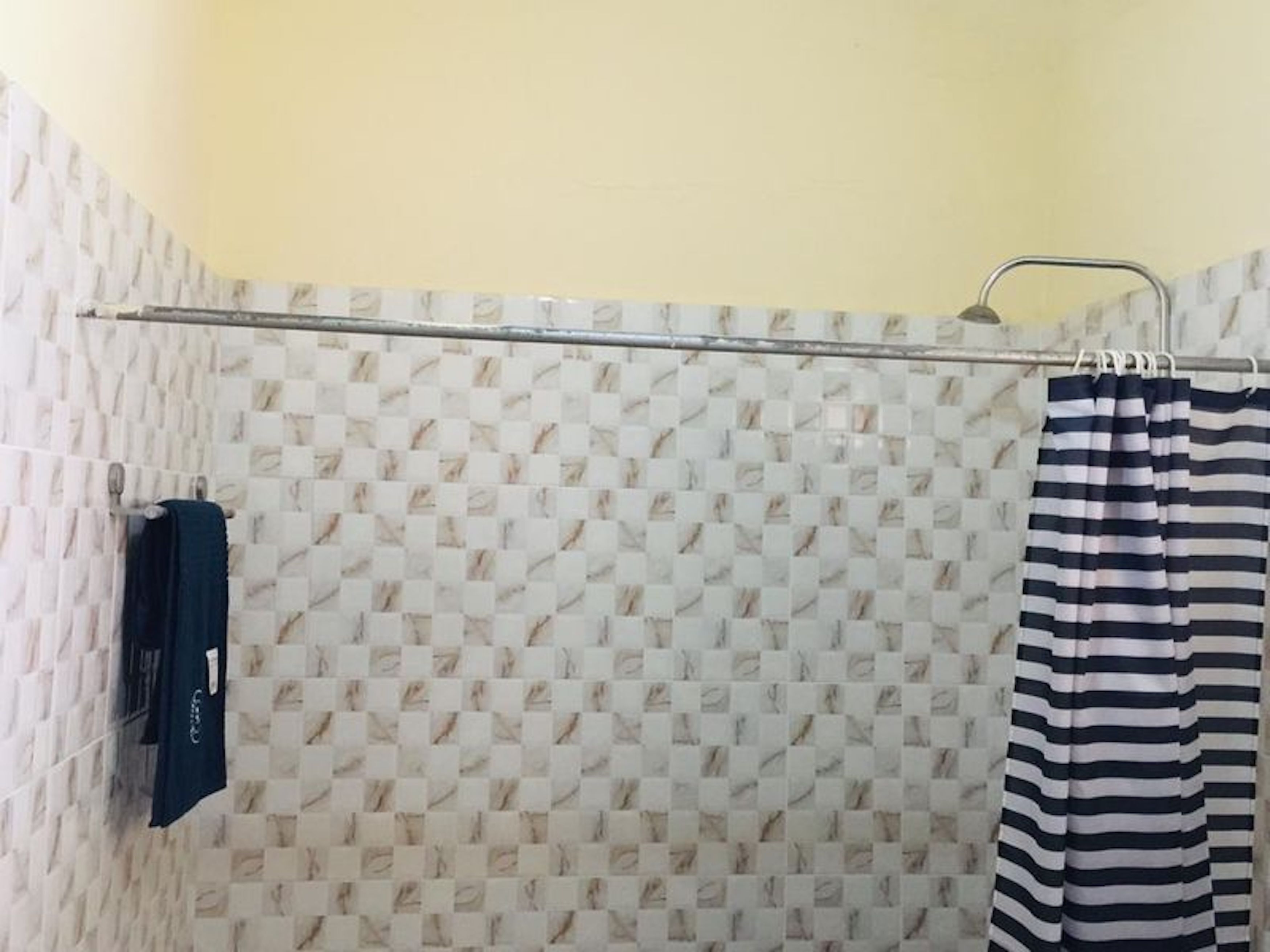 Photo - Room-single Room - Ground Floor in Accra