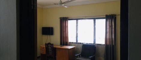 Room, 1 Bedroom, Smoking, Balcony | 1 bedroom