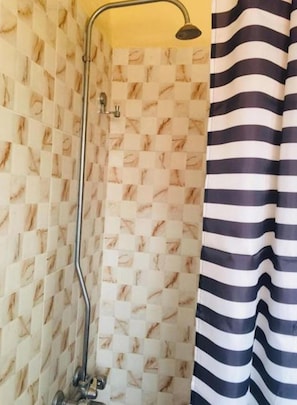 Chambre, 1 chambre, fumeur, balcon | Salle de bain