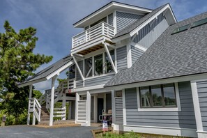 Exterior - Large home with golf course view, open concept in living room with balcony (Bald Head Island)