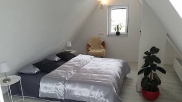 1 bedroom, desk, iron/ironing board, free WiFi