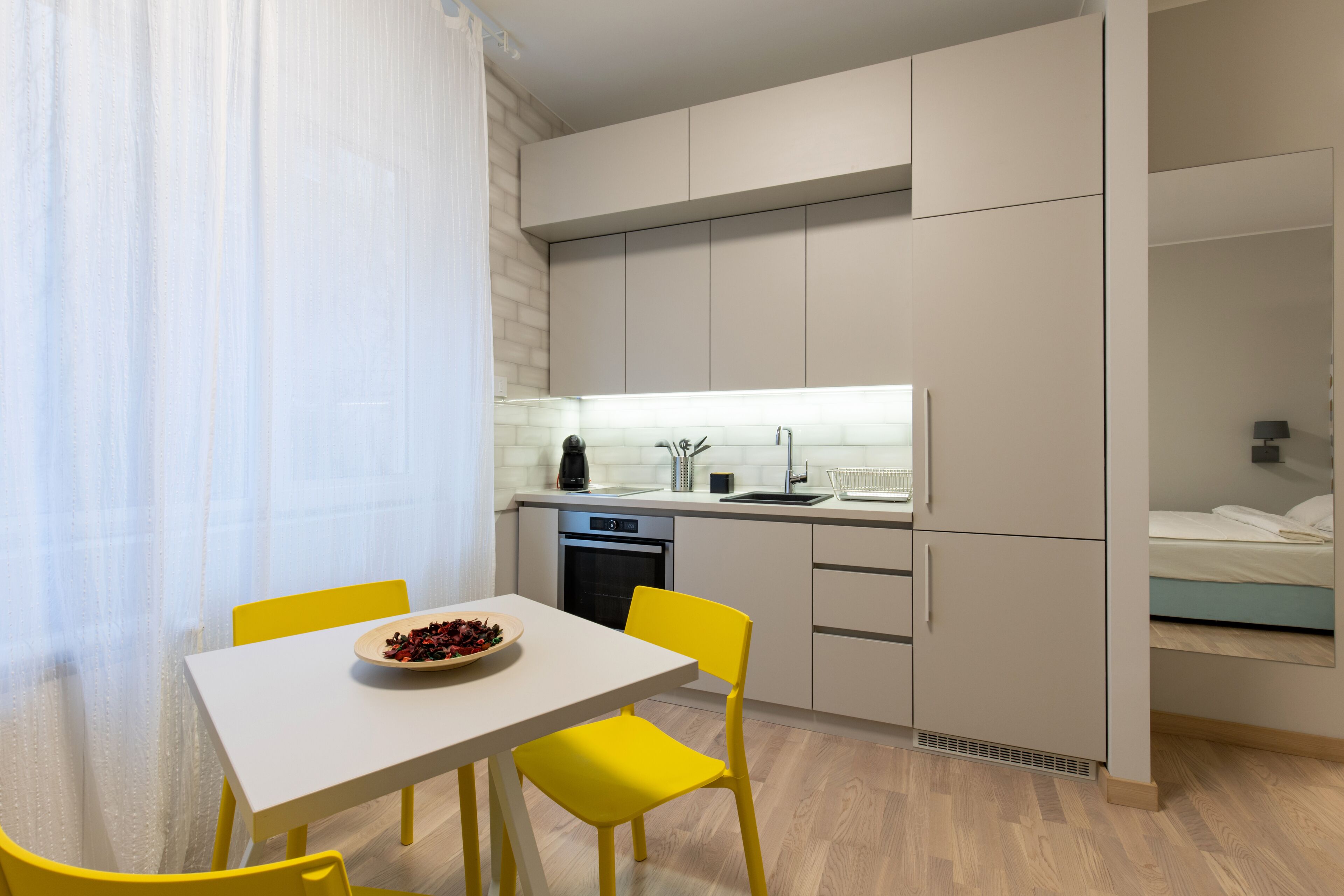 디자인 스튜디오 스위트 | 전용 주방 | 대용량 냉장고, 오븐, 쿡탑, 식기 세척기