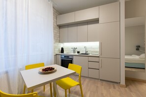 设计开间套房 | 私人厨房 | 大冰箱、烤箱、炉灶、洗碗机