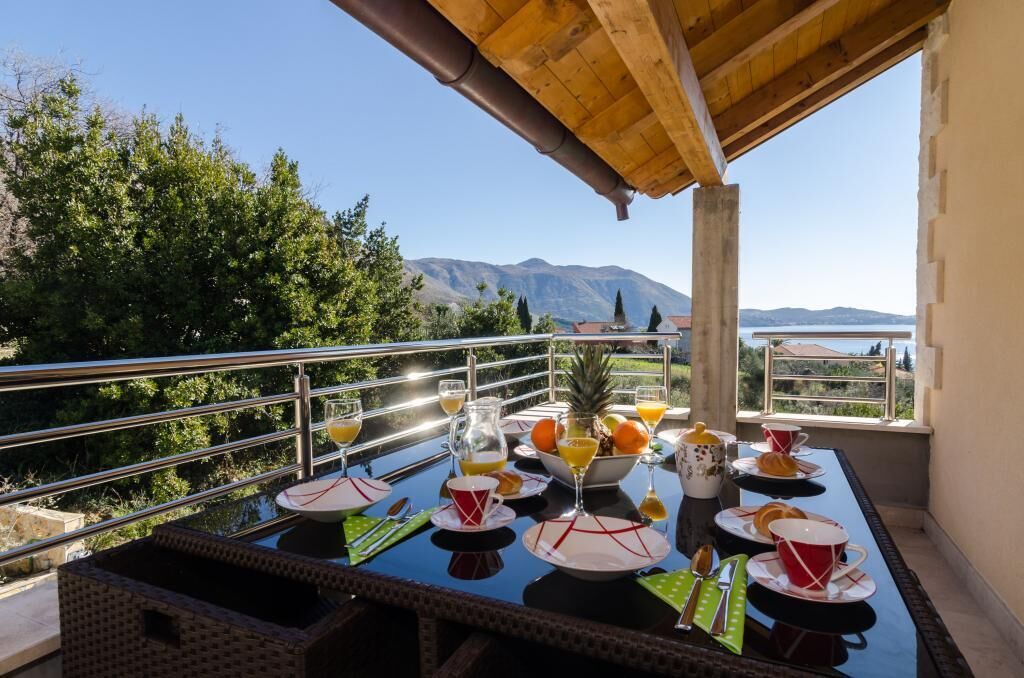 Villa (Four Bedroom Apartment - Balconies an) | Balcony