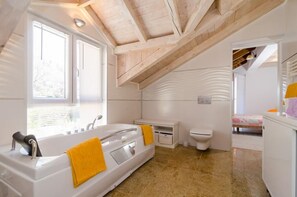 Villa (Four Bedroom Apartment - Balconies an) | Bathroom | Towels - Villa Avoca (Zupa dubrovacka)