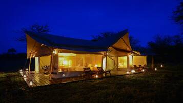 Luxury Tent | In-room safe, iron/ironing board, bed sheets