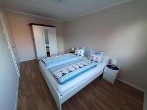 2 bedrooms, WiFi, bed sheets