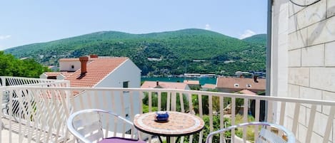 Apartment (Four Bedroom Apartment - Balcony and ) | Balcony
