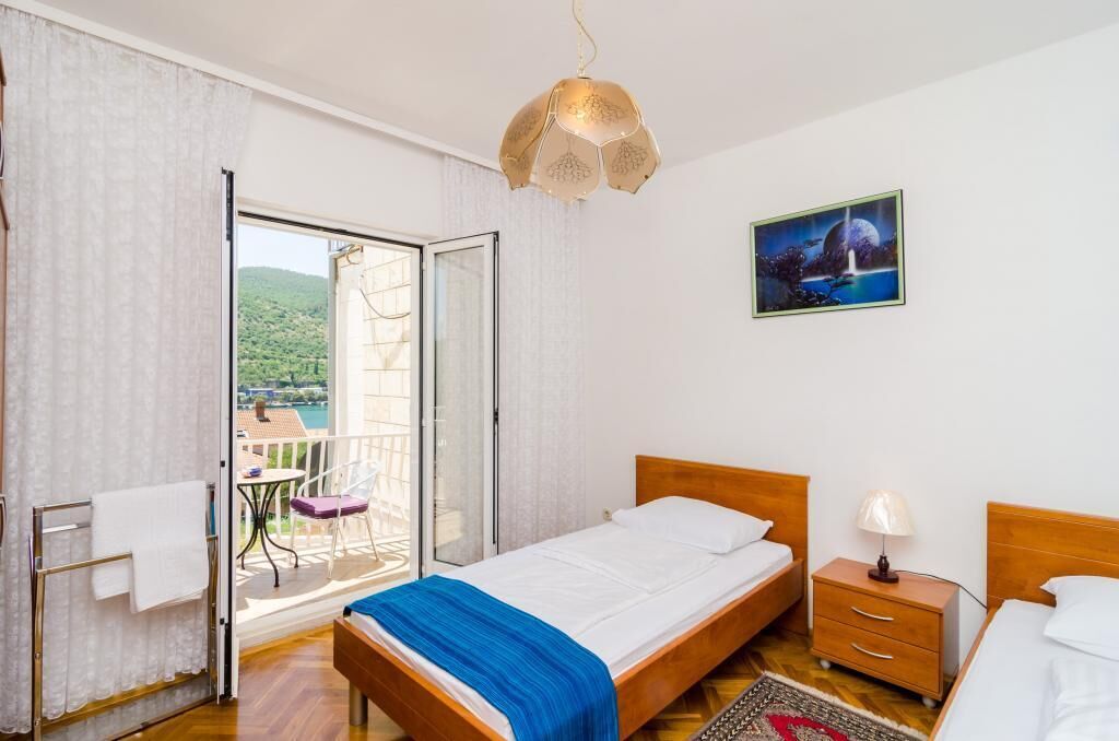 Apartment (Four Bedroom Apartment - Balcony and )