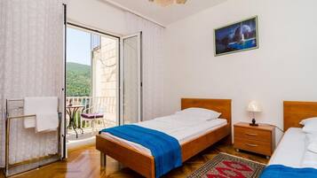 Apartment (Four Bedroom Apartment - Balcony and )