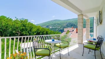 Apartment (Four Bedroom Apartment - Balcony and ) | Balcony