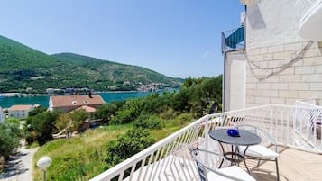 Apartment (Four Bedroom Apartment - Balcony and ) | Balcony